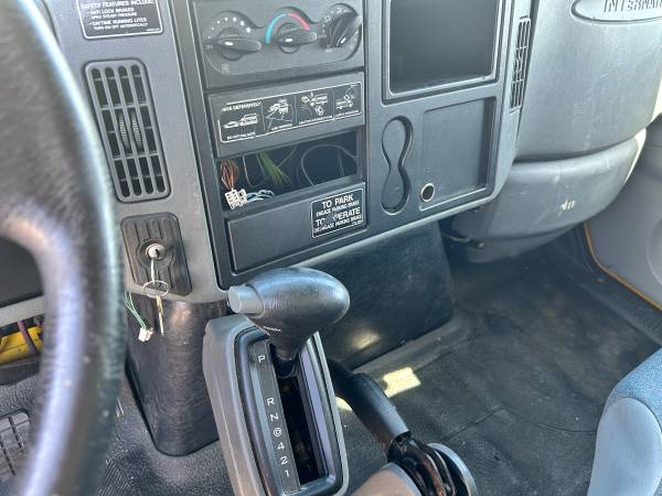 2005 Nissan International Ft — photo 9