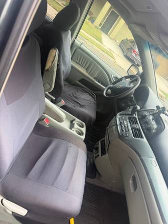 2006 Honda Odyssey LX Passenger Van Automatic — photo 7