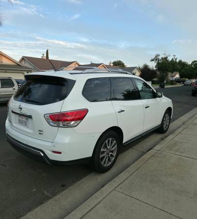 2015 Nissan Pathfinder S 4dr 4x4 CVT — photo 3