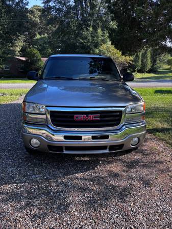 2003 GMC Sierra 1500 SLE 4x2 Regular Cab 8 ft. box 133 in. WB Manual — photo 1