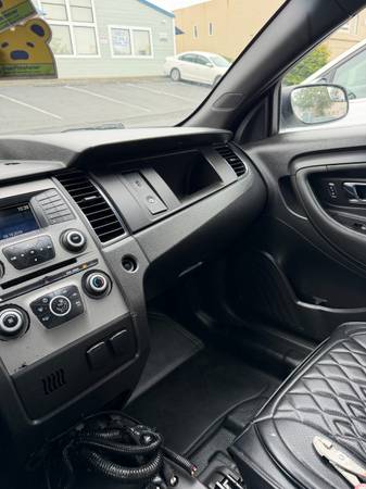 2018 Ford Taurus SE — photo 7