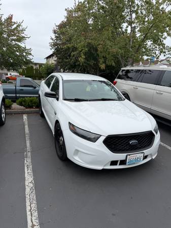 2018 Ford Taurus SE — photo 1