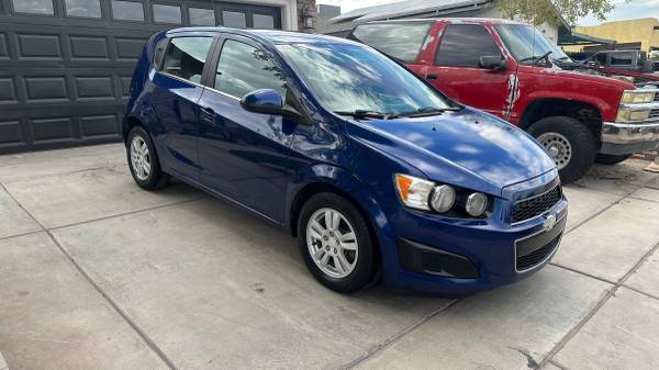 2014 Chevrolet Sonic LT Manual 4dr Hatchback Manual — photo 1