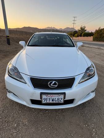 2012 Lexus IS 350c Base — photo 2