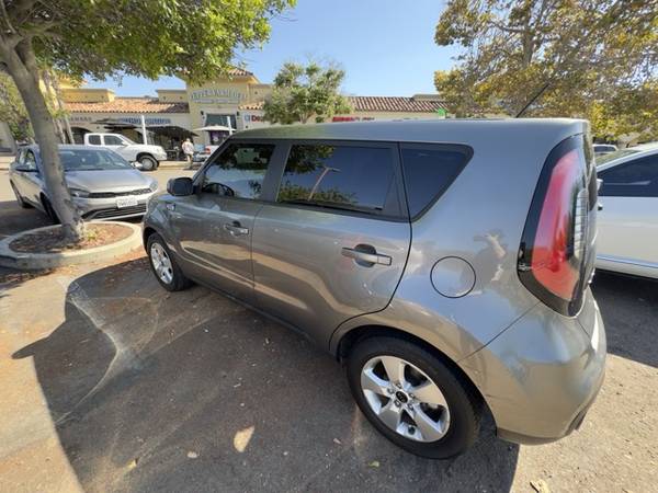 2017 KIA Soul + 4dr Hatchback Automatic — photo 2
