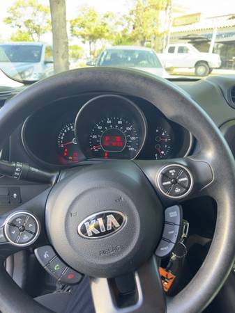 2017 KIA Soul + 4dr Hatchback Automatic — photo 10