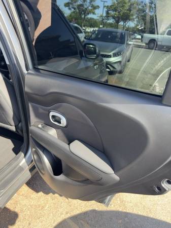 2017 KIA Soul + 4dr Hatchback Automatic — photo 8
