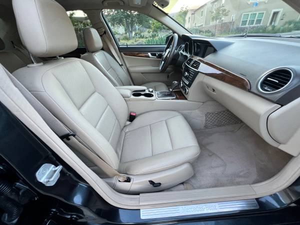 2012 Mercedes-Benz C250 — photo 11