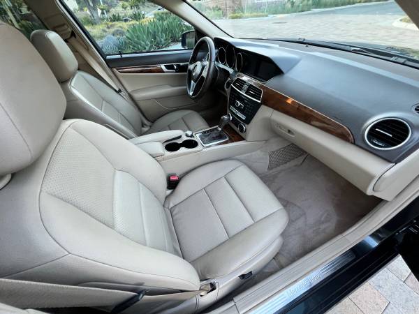 2012 Mercedes-Benz C250 — photo 12