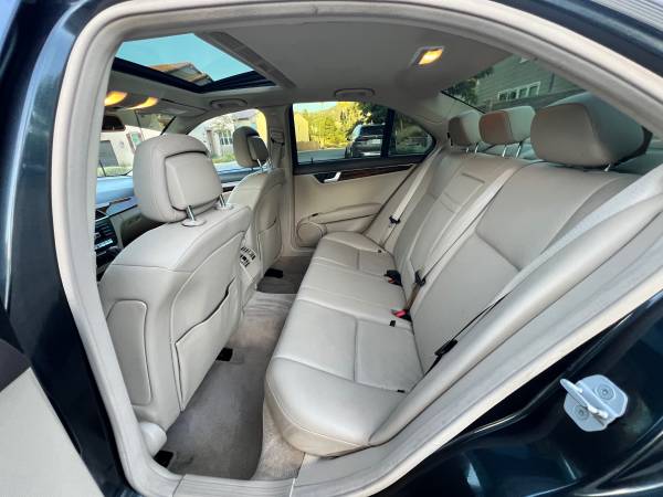 2012 Mercedes-Benz C250 — photo 10