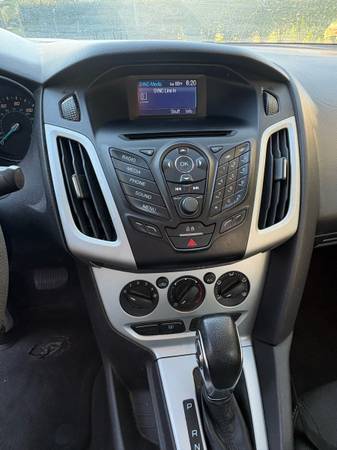 2014 Ford Focus S 4dr Sedan Automatic — photo 8