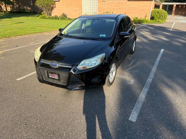 2014 Ford Focus S 4dr Sedan Automatic — photo 2