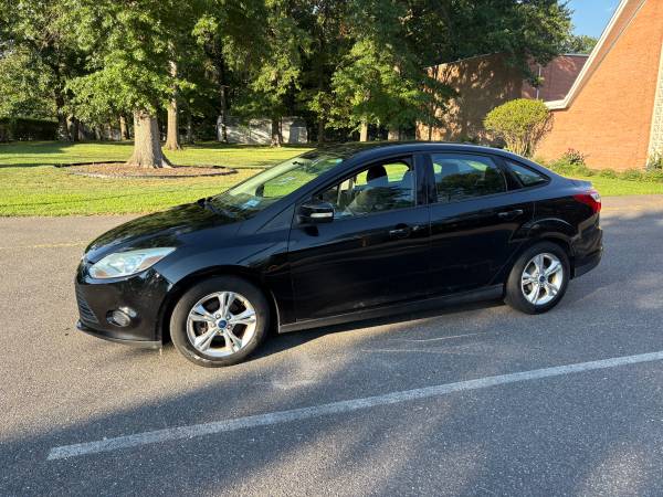 2014 Ford Focus S 4dr Sedan Automatic — photo 1