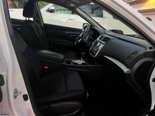 2016 Nissan Altima 2.5 SR — photo 11