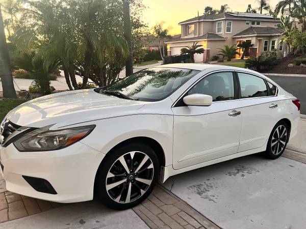 2016 Nissan Altima 2.5 SR — photo 2