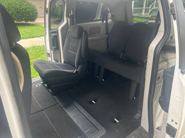 2010 Dodge Grand Caravan C/V Cargo Van Automatic — photo 6