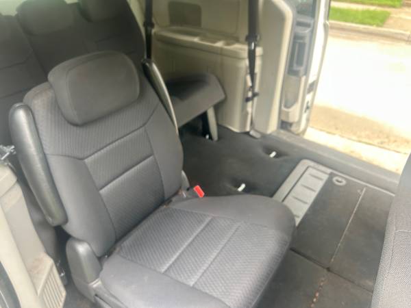 2010 Dodge Grand Caravan C/V Cargo Van Automatic — photo 4