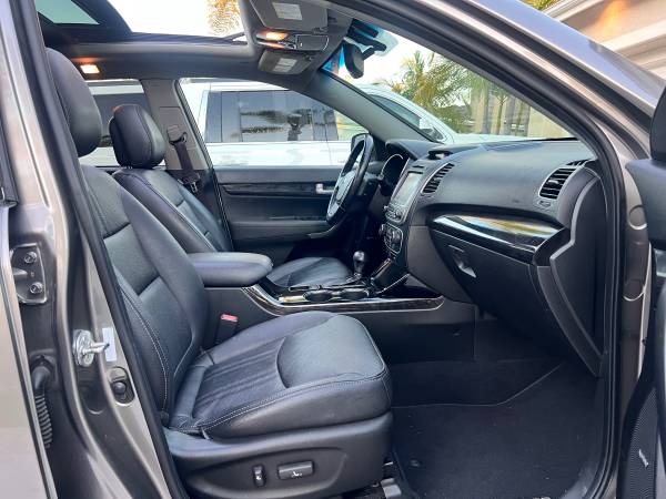 2014 KIA Sorento SX — photo 11