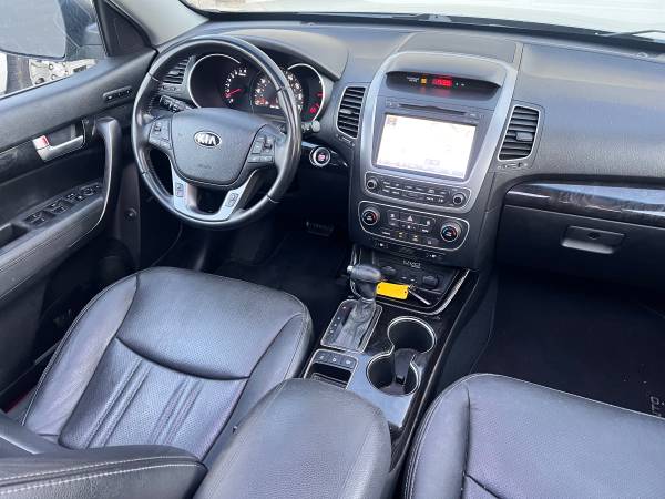 2014 KIA Sorento SX — photo 12