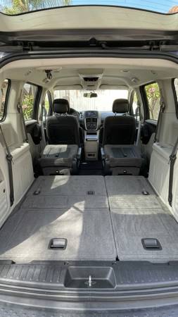 2016 Dodge Grand Caravan SE — photo 9