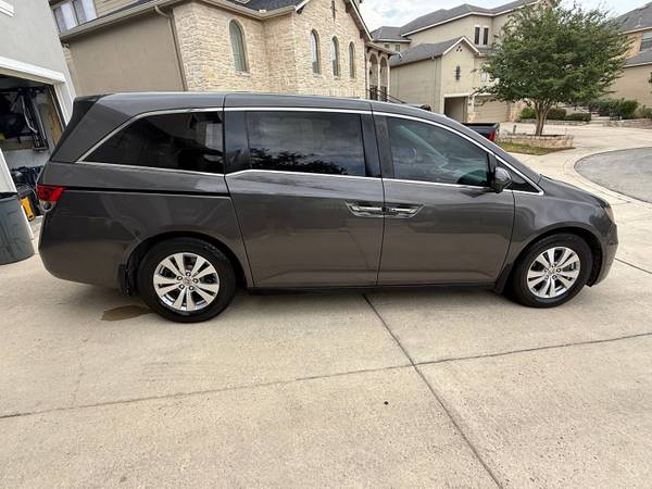 2015 Honda Odyssey EX-L Passenger Van Automatic — photo 3