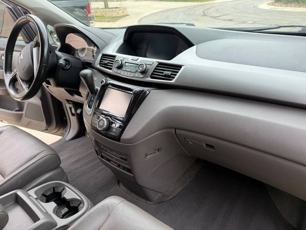2015 Honda Odyssey EX-L Passenger Van Automatic — photo 11