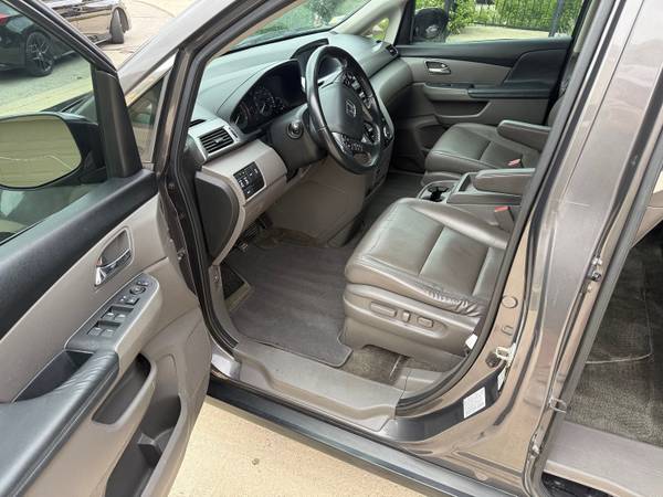 2015 Honda Odyssey EX-L Passenger Van Automatic — photo 9