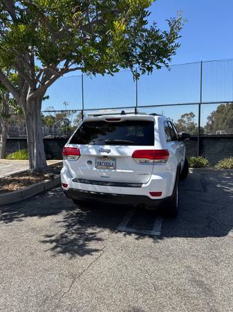 2017 Jeep Grand Cherokee Laredo — photo 2