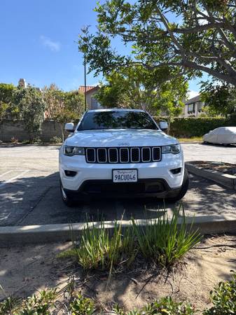 2017 Jeep Grand Cherokee Laredo — photo 3