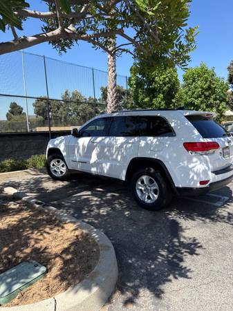 2017 Jeep Grand Cherokee Laredo — photo 1
