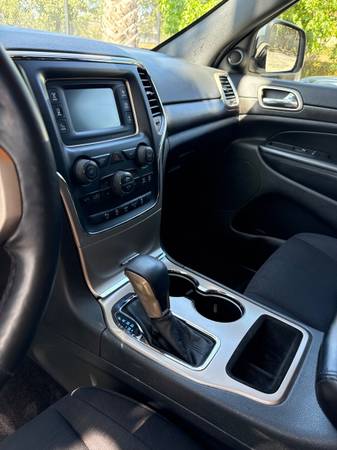 2017 Jeep Grand Cherokee Laredo — photo 7