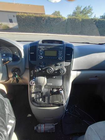 2012 KIA Sedona EX — photo 9