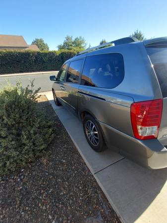 2012 KIA Sedona EX — photo 6