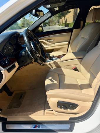 2015 BMW 550i Sport — photo 8