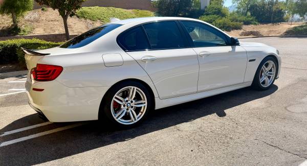 2015 BMW 550i Sport — photo 6