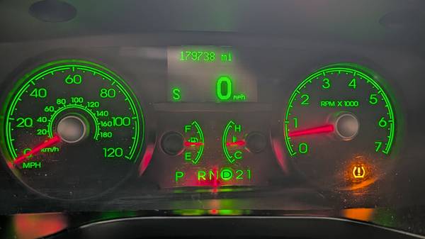 2011 Lincoln Town CAR Signature Limited 4dr Sedan Automatic — photo 12