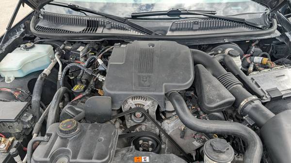 2011 Lincoln Town CAR Signature Limited 4dr Sedan Automatic — photo 7