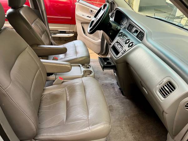 2002 Honda Odyssey EX Passenger Van Automatic — photo 11