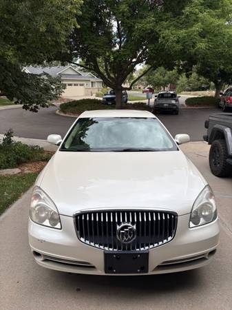 2011 Buick Lucerne CXL — photo 2