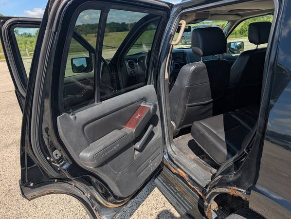 2007 Ford Explorer Limited V8 4dr 4x4 Automatic — photo 3