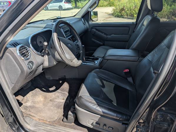 2007 Ford Explorer Limited V8 4dr 4x4 Automatic — photo 6