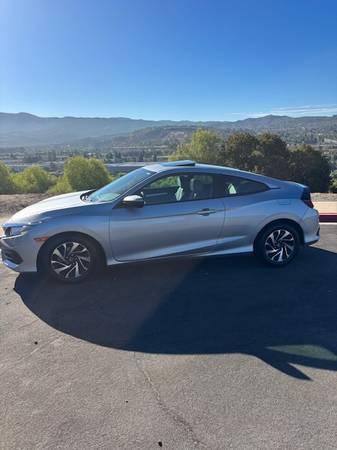 2017 Honda Civic LX-P — photo 2