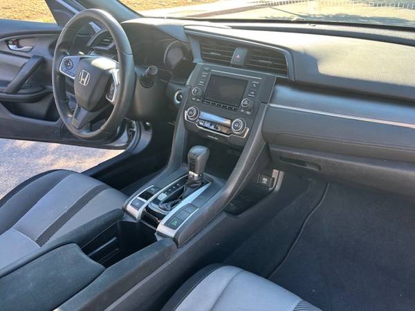 2017 Honda Civic LX-P — photo 8