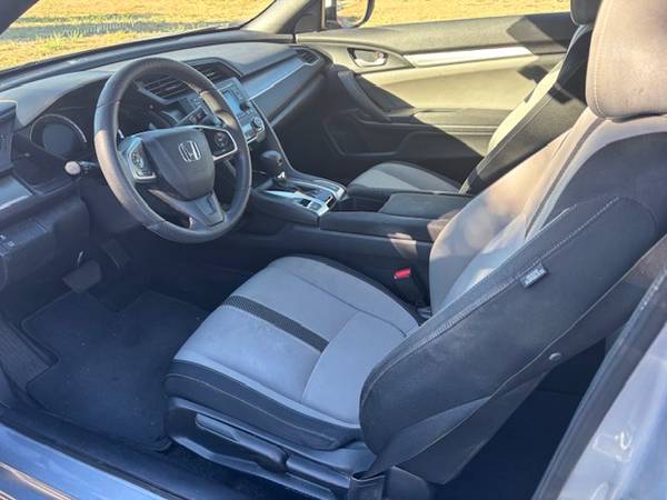 2017 Honda Civic LX-P — photo 6