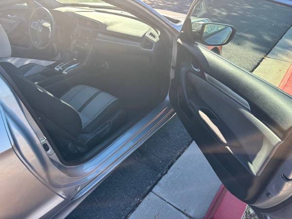 2017 Honda Civic LX-P — photo 7