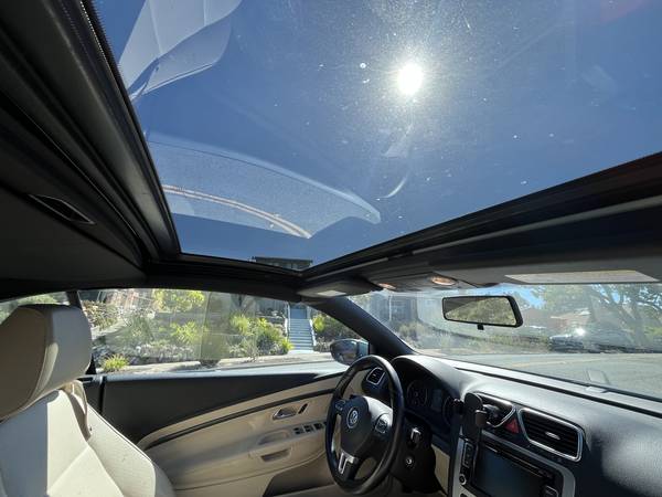 2010 Volkswagen EOS Lux 2dr Front-wheel Drive Convertible Automatic — photo 11