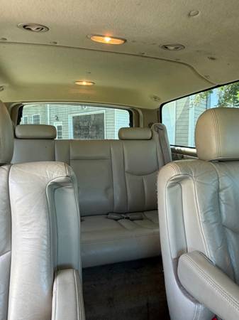 2003 Chevrolet Suburban 1500 LS 4x4 Automatic — photo 8
