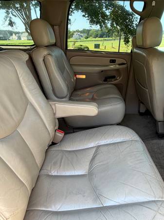 2003 Chevrolet Suburban 1500 LS 4x4 Automatic — photo 7