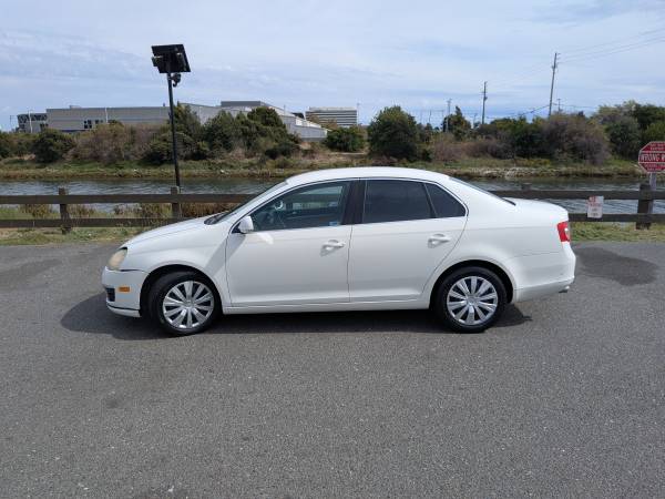 2005 Volkswagen Jetta GL 4dr Sedan Manual — photo 5