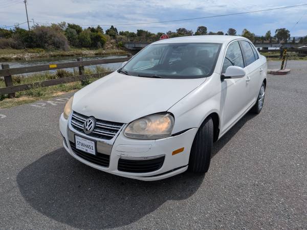 2005 Volkswagen Jetta GL 4dr Sedan Manual — photo 6